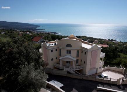House for 605 000 euro in Dobra Voda, Montenegro