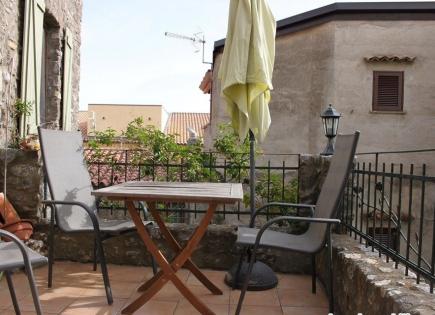 Apartamento para 169 000 euro en Scalea, Italia