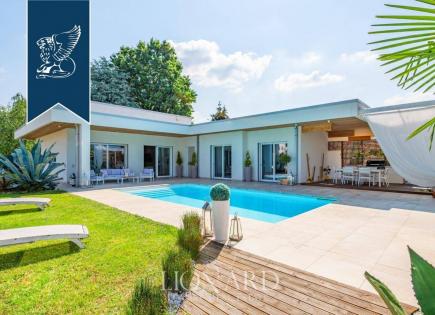 Villa für 1 400 000 euro in Gallarate, Italien