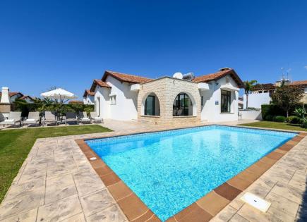 Villa for 450 000 euro in Agia Napa, Cyprus