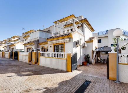 Townhouse for 159 000 euro in Torrevieja, Spain