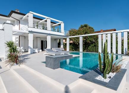 Villa for 7 000 000 euro in Forte dei Marmi, Italy