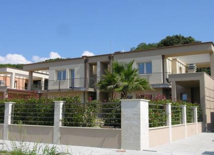 Casa adosada para 570 000 euro en Viareggio, Italia