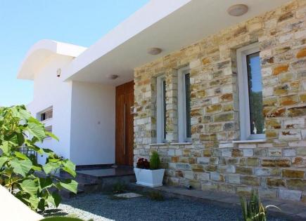 Bungalow for 850 000 euro in Larnaca, Cyprus
