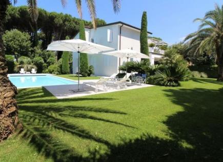 Villa for 8 200 000 euro in Forte dei Marmi, Italy