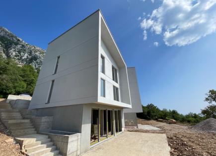 Villa for 850 000 euro in Blizikuce, Montenegro