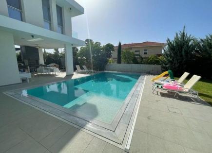 Villa para 1 500 000 euro en Lárnaca, Chipre