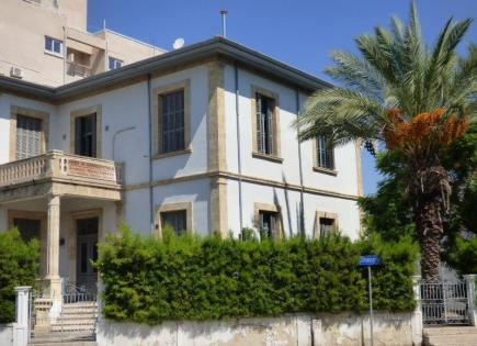 Villa for 2 000 000 euro in Larnaca, Cyprus