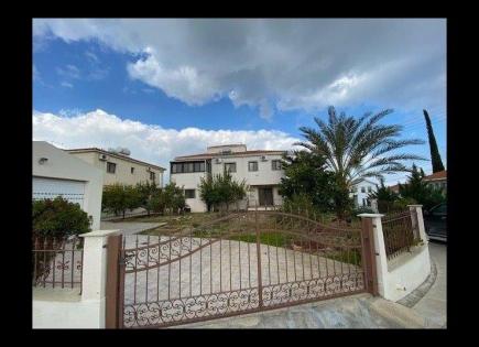 Villa for 600 000 euro in Larnaca, Cyprus
