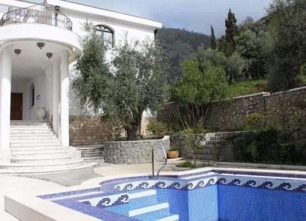 Villa for 1 050 000 euro in Budva, Montenegro