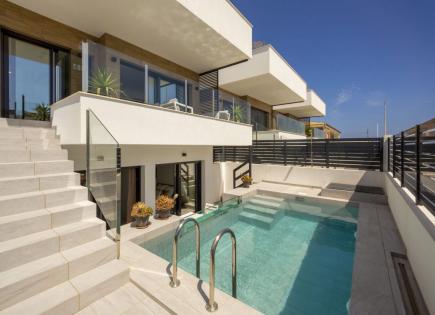Villa for 695 800 euro in Torrevieja, Spain