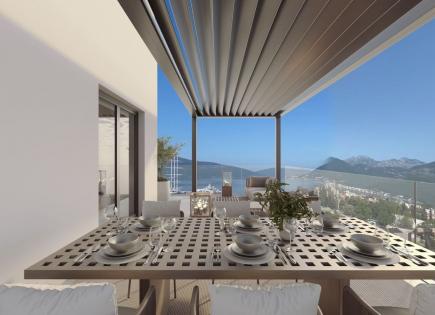 Penthouse for 1 950 000 euro in Tivat, Montenegro