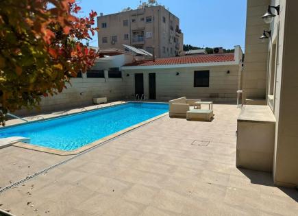 Villa for 1 500 000 euro in Larnaca, Cyprus