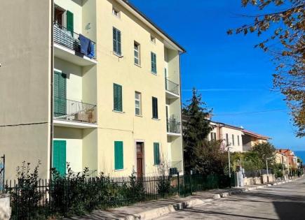 Flat for 65 000 euro in Citta Sant'Angelo, Italy