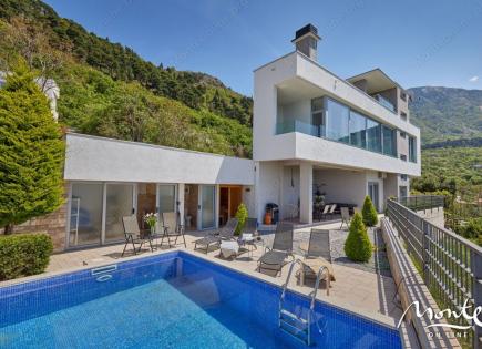Villa for 590 000 euro in Tivat, Montenegro