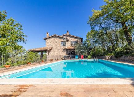 House for 690 000 euro in Baschi, Italy