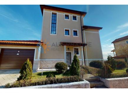 House for 200 000 euro in Kosharitsa, Bulgaria