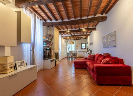 Apartment for 219 000 euro in Chiusi, Italy