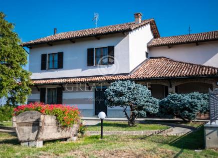 House for 550 000 euro in Asti, Italy