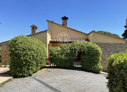 House for 385 000 euro in Cetona, Italy