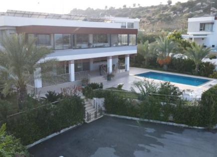 Villa for 1 748 200 euro in Esentepe, Cyprus