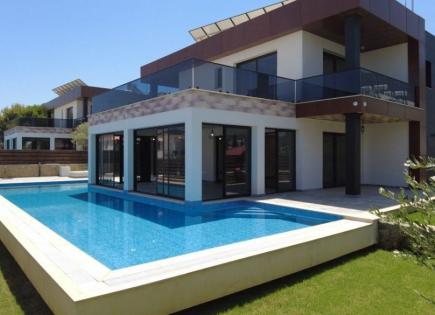 Villa for 1 395 900 euro in Kyrenia, Cyprus