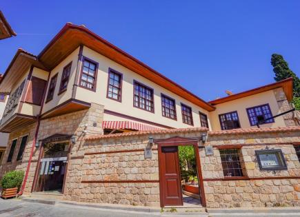 Gewerbeimmobilien für 1 850 000 euro in Lara, Türkei