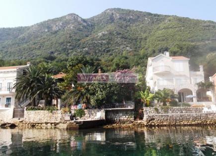 Villa für 850 000 euro in Stoliw, Montenegro
