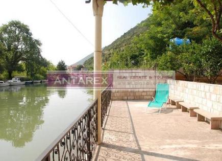 Villa for 470 000 euro in Igalo, Montenegro