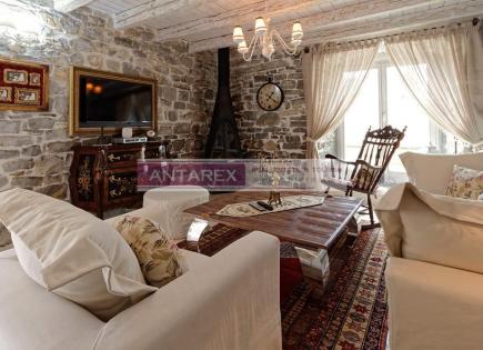 Villa für 1 200 000 euro in Tivat, Montenegro
