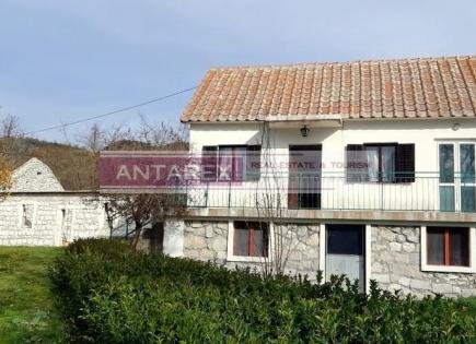 Villa para 100 000 euro en Nikšić, Montenegro