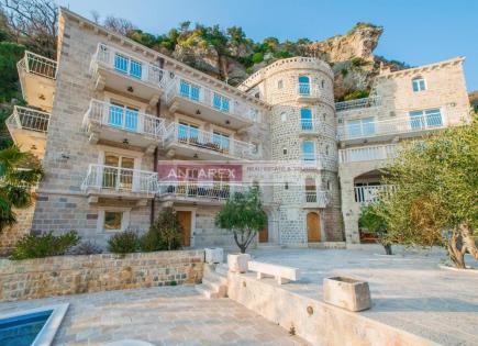 Gewerbeimmobilien für 3 800 000 euro in Rezevici, Montenegro