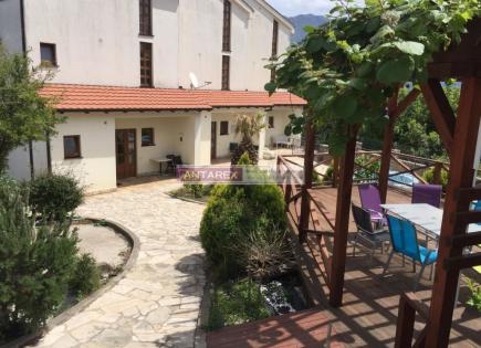 Villa para 300 000 euro en Kotor, Montenegro