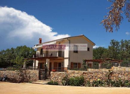 Villa for 900 000 euro on Lustica peninsula, Montenegro