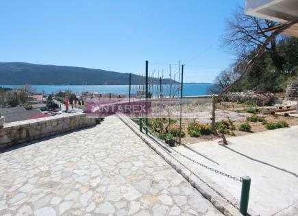 Villa for 160 000 euro in Zelenika, Montenegro