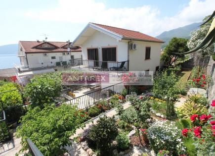 Villa para 380 000 euro en Zelenika, Montenegro