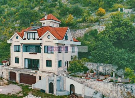 Villa für 1 850 000 euro in Sveti Stefan, Montenegro