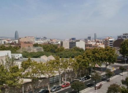 Apartment for 650 000 euro in Barcelona, Spain