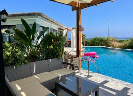 Villa for 916 500 euro in Bahceli, Cyprus