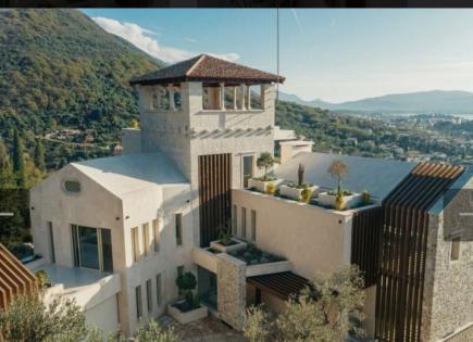Villa for 6 700 000 euro in Tivat, Montenegro