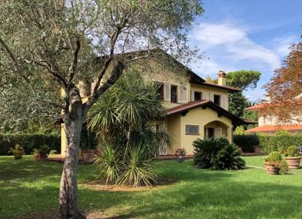 Villa for 3 800 000 euro in Forte dei Marmi, Italy