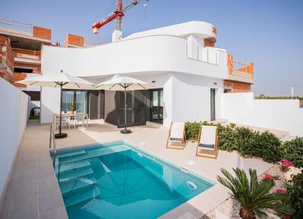 Villa for 340 000 euro in Torrevieja, Spain