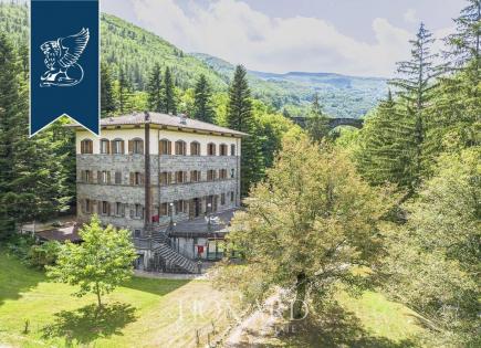 Hotel for 1 900 000 euro in Pistoia, Italy
