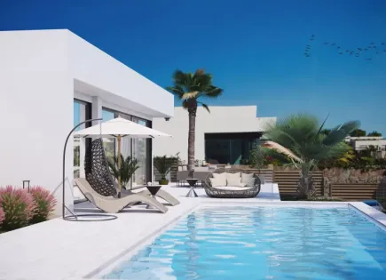 Villa for 1 100 000 euro in Campoamor, Spain
