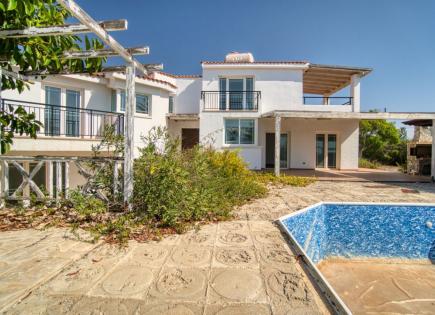 Villa for 2 450 000 euro in Paphos, Cyprus