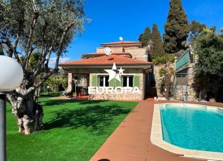 Villa for 2 200 000 euro in Bordighera, Italy