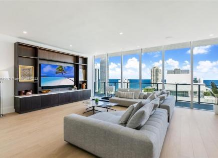 Penthouse for 5 121 086 euro in Miami, USA