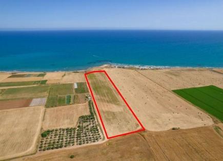 Land for 2 400 000 euro in Larnaca, Cyprus