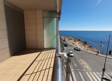 Flat for 215 000 euro in Torrevieja, Spain