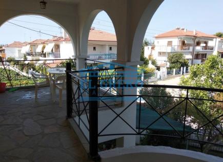 Commercial apartment building for 600 000 euro in Sithonia, Greece